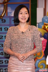 组图：小S被问胖达人千万转让 快闪避谈