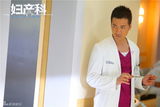 组图：《@妇产科》上海热拍 何晟铭变身白大褂