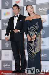 组图：群星闪耀第18届釜山国际电影节红地毯