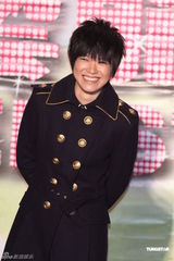 组图：日韩艺人齐登小巨蛋 张小燕庾澄庆造型大PK