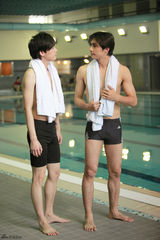 组图：《幸福最晴天》剧照曝光  三大帅哥半裸出镜