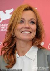 高清图：《一个女人》发布 导演吉亚塔携老公秀恩爱