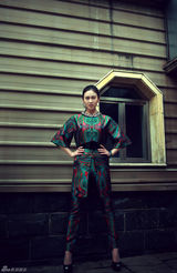 组图：赵柯欧式复古写真时尚大气