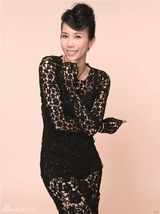 组图：莫文蔚“剩女盛放” 登杂志封面优雅自信