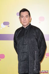 组图：香港电影节开幕 杨千嬅盛装周楚楚露半臀