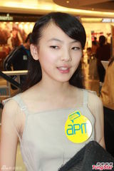 组图：童音豆豆中秋赴港 分享英国伦敦之行