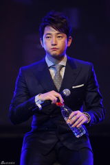 高清组图：朴施厚影迷见面会劲歌热舞 现场温馨互动