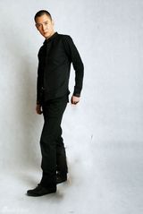 组图：韩栋型男写真曝光 演绎黑色忧郁系