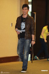 组图：温升豪助阵柯佳嬿台北新书发布会