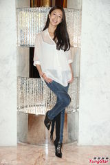 组图：隋棠助阵《犀利人妻》庆功期待续集