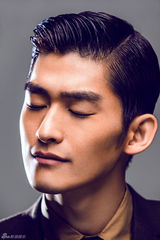 组图：张翰搞怪证件写真 变表情帝玩转五官POSE