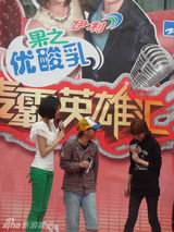 幻灯图：《麦霸英雄汇》重庆赛区比赛火爆