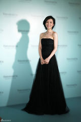 组图：张静初典雅亮相日本尽显高贵