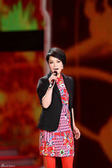 组图：毛阿敏亮相安徽春晚献唱《幸福》