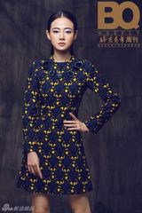 组图：谭卓登封面演绎戏梦人生  质感女人冷艳娇美