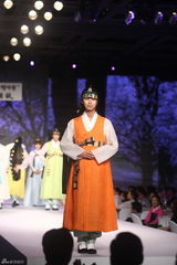 高清组图：KARA与Rainbow等参加韩服秀 展现古典美