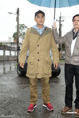 组图：明道入伍后首次休假 适应兵营生活心情好