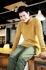 组图：王雨金秋居家写真 享受惬意生活