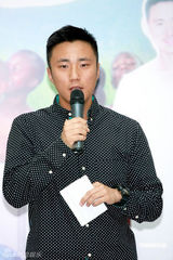 幻灯组图：张学友与非洲儿童合唱 崔健邦不怕被解雇