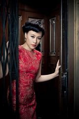 高清图：邬君梅窈窕身段演绎美丽旗袍秀