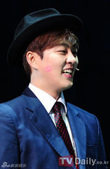 组图：韩星朴光贤参加《CatchMeIfYouCan》试映