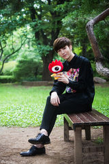 高清组图：独家对话韩国摇滚花美男鲁敏宇