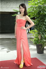 组图：天心揽壮男秀34D胸器 光棍节欲“脱光”