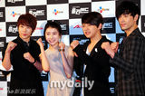 组图：ukiss东浩等出席新剧《Holy Land》发布会