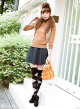 组图：日本模特宫田聪子示范89款秋季服饰搭配