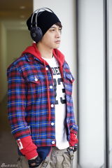 高清图：《无懈可击》三亚杀青 美女如云引期待