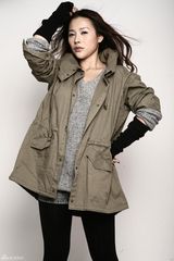 组图：邓紫衣《午夜微博》造型曝光 造型时尚干练