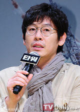 组图：韩星孙艺珍薛景求宣传新片《巨塔》