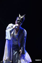 组图：陈奕迅伦敦举行个唱 现场唱情歌送太太