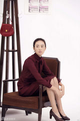 组图：童瑶时尚写真秀美腿 展妩媚妖娆