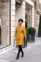 组图：许茹芸巴黎街拍 不同造型尽显天后气质