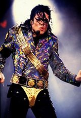 高清组图：迈克尔-杰克逊历年演唱会经典造型