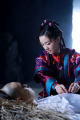 组图：《怪侠欧阳德》曝李晟小沈阳亲热照  