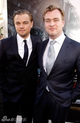 幻灯：《盗梦空间》洛杉矶首映 莱昂纳多左拥右抱