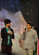 幻灯图集：郁可唯首张专辑制作完成 父母现身打气