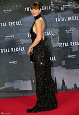 组图：杰西卡-贝尔《全面回忆》首映秀美背