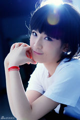 幻灯图:甜美教主张然全新写真 初现小女人妩媚