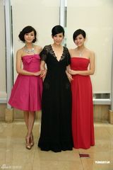 组图：《花漾》主演齐聚上海电影节