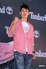 组图：吴建豪潮味十足秀热舞 六月香港开唱