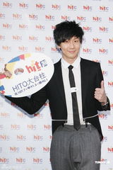 组图：林俊杰新碟抢攻明年金曲奖 公司下禁爱令