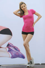 高清组图：米兰达-可儿运动紧身衣展露好身材