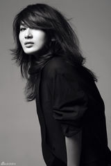 组图：郭珍霓暗黑系写真 演绎颓废性感