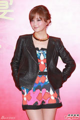 组图：英皇电影春茗星光璀璨 古巨基暂无意结婚