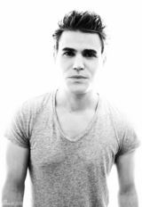 组图：《吸血鬼日记》主创黑白漫展照片曝光