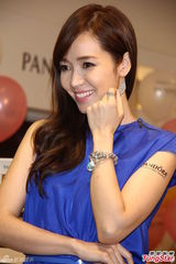 组图：侯佩岑自曝积极造人房事频率变高