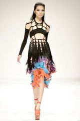 高清组图：名模李丹妮亮相2010春夏伦敦时装周